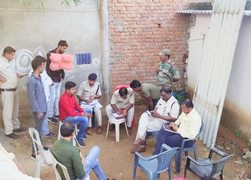 सुसाइड नोट लिखकर फांसी के फंदे पर झूल गई विवाहिता, 3 साल की मासूम के सिर से उठा मां का साया