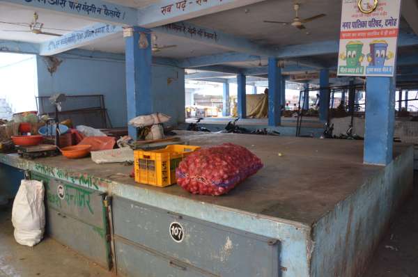 Hawkers Zone at Damoh Kachora Shopping Center