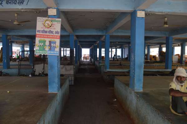 Hawkers Zone at Damoh Kachora Shopping Center