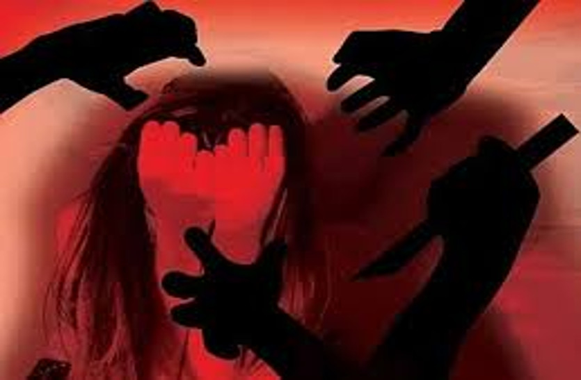 ब्लड कैंसर पीडि़ता से सामूहिक बलात्कार, विरोध करने पर मारपीट