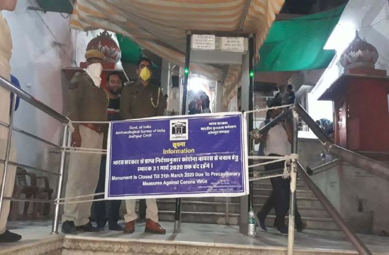 कोरोना का कहर  :  पुष्कर के  ब्रह्मा मंदिर में श्रद्धालुओं का प्रवेश बंद