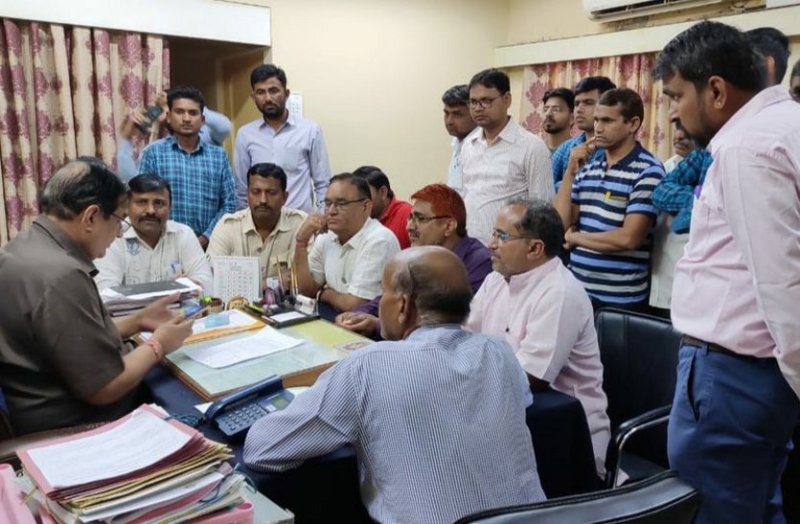 Death of Discom Personnel, Junior Engineer APO