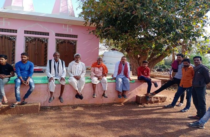 नेपाल से लौटे 17 ग्रामीण, सभी खांसी-जुकाम से पीडि़त