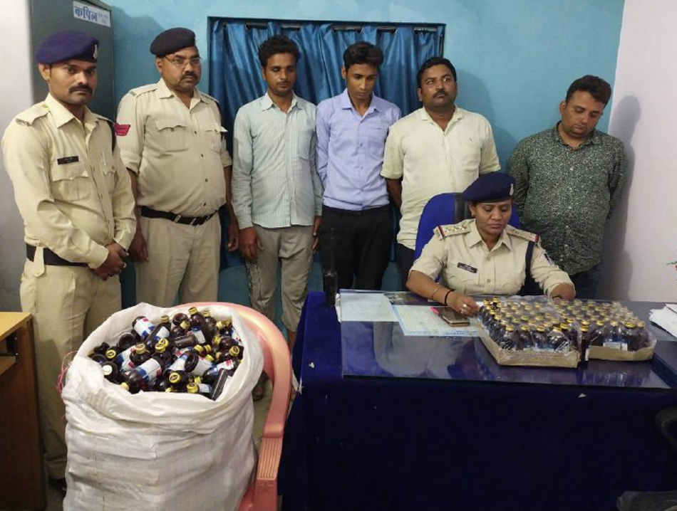 Four smugglers arrested with intoxicating syrup