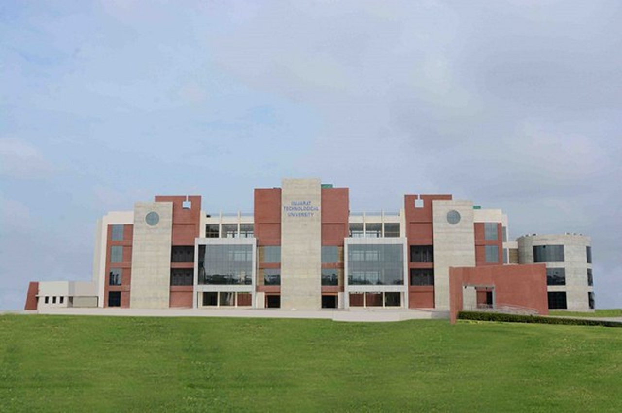 Ahmedabad News  कोरोना वायरस के मद्देनजर जीटीयू की पहल, सोशल मीडिया के जरिए ऑनलाइन पढ़ाई करा रहे हैं जीटीयू के कॉलेज