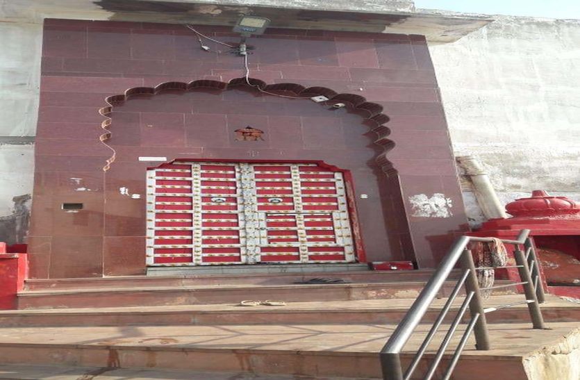 पुष्कर के सावित्री मंदिर में श्रद्धालुओं का प्रवेश बंद