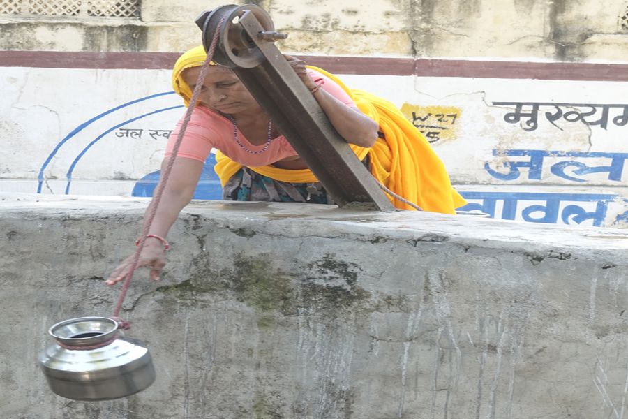 शहर की आधी कॉलोनियों में भी नहीं पहुंच पा रहा पानी