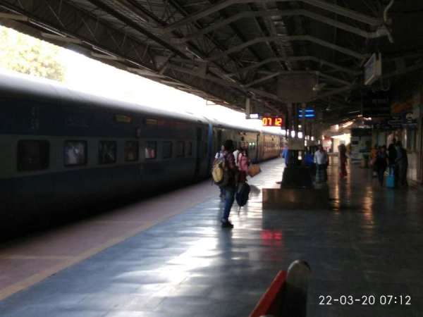 Janta curfew: शहर में पसरा सन्नाटा- देखें लाइव फोटो