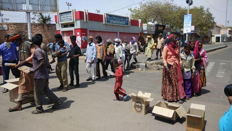 food provided to needful people during janta curfew in jodhpur