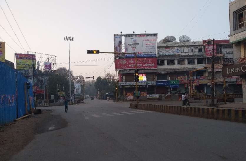 'जनता कर्फ़्यू': काशी के मंदिर घाट और गलियों से भी लोग नदारद, घरों में रहकर ही कर रहे पीएम की अपील में सहयोग