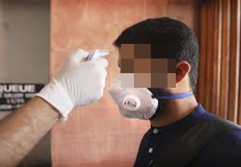 विदेशों से शहर लौटे 4 युवकों में कोरोना का खतरा! इनमें से 2 ने रायपुर में पॉजिटिव मिली युवती के साथ प्लेन में किया था सफर