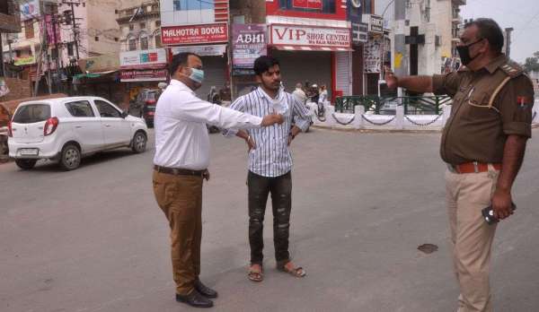 श्रीगंगानगर.लॉक डाउन में अब अधिक सख्ती, वाहनों की आवाजाही पर रोक.......देखें खास तस्वीरें