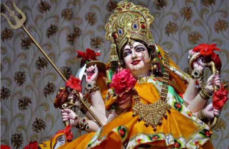 नौ दिन जप लें इनमें से कोई भी एक मंत्र, हर मुसिबत से होगी रक्षा