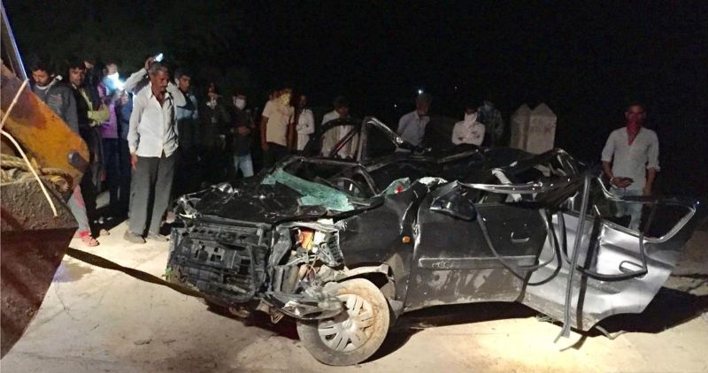 कुलदेवी के दर्शन कर लौट रहे सेना के जवान की पत्नी और बच्चे सहित हादसे में मौत