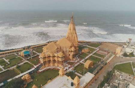 कोरोना वायरस :  सोमनाथ मंदिर, अंबाजी मंदिर की ओर से एक-एक करोड़ का दान