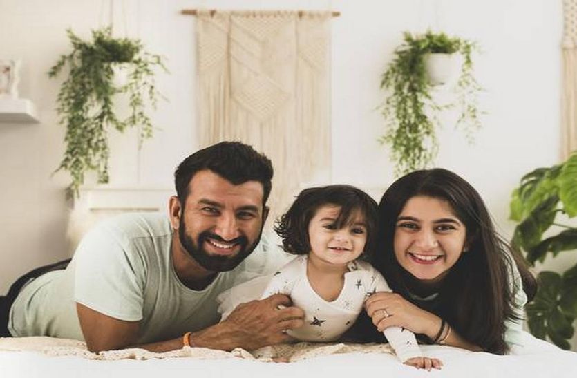 cheteshwar pujara with wife and daughter