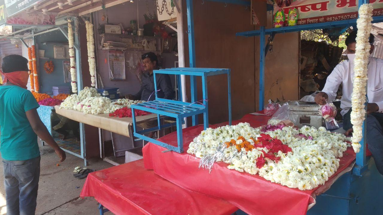 Flower trade slowed on Navratri