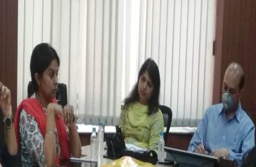 रायपुर : अपर मुख्य सचिव सुब्रत साहू ने की वीडियो कॉन्फ्रेसिंग, कानून-व्यवस्था, जन सुविधाओं की उपलब्धता की समीक्षा