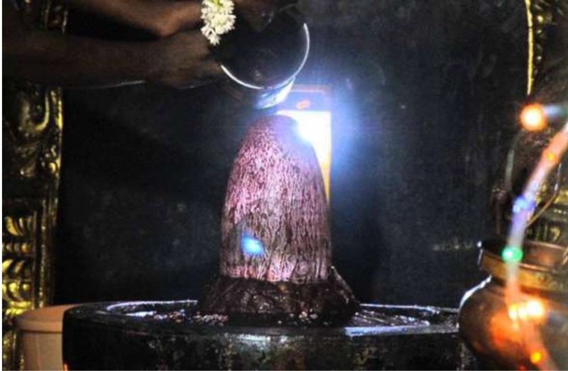 कोरोना महामारी से बचना है तो सोमवार को ऐसे करें मृत्युंजय महादेव का अभिषेक