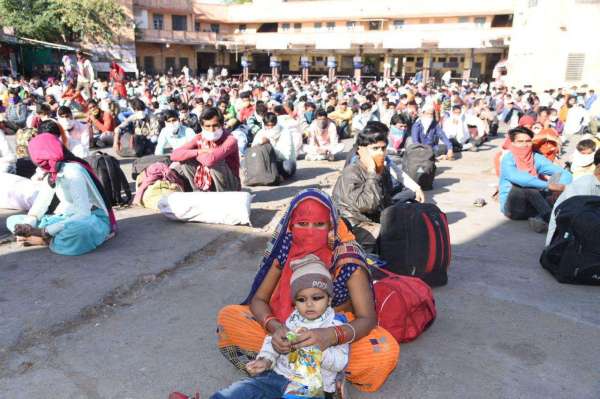coronavirus : passengers at jodhpur bus stand