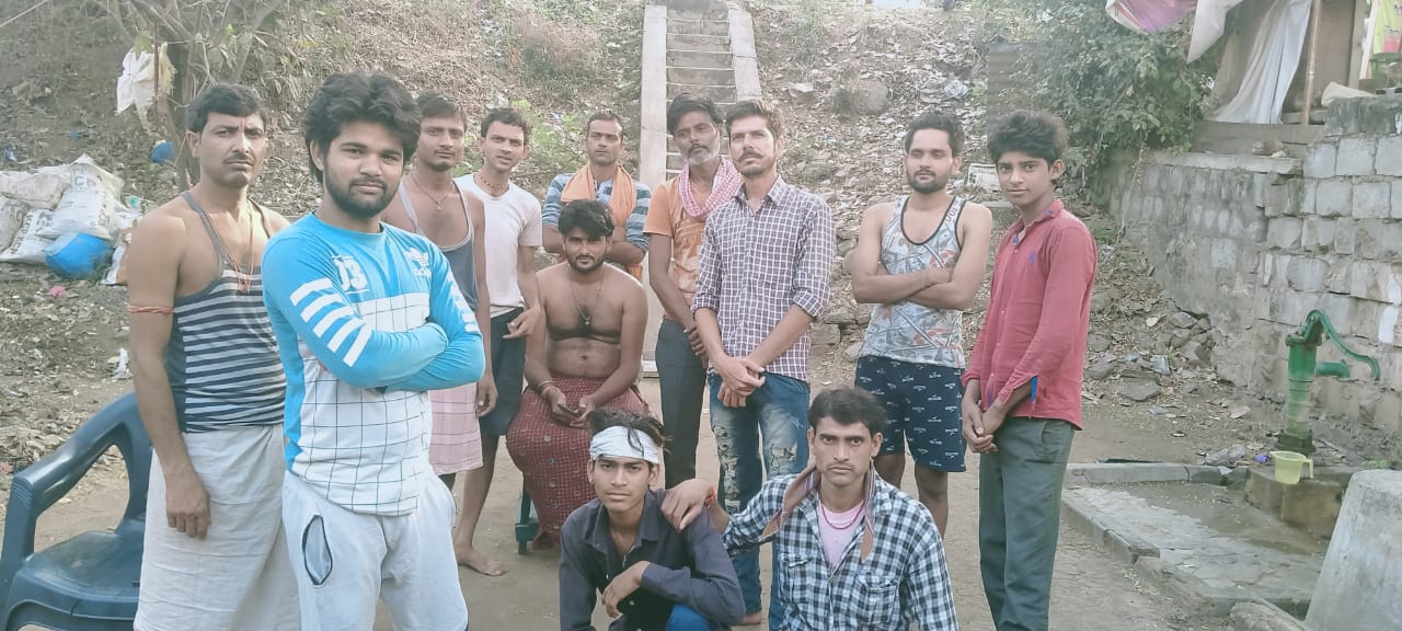 आंधप्रदेश और गुजरात में फंसे श्योपुर के मजदूर, लगा रहे मदद की गुहार
