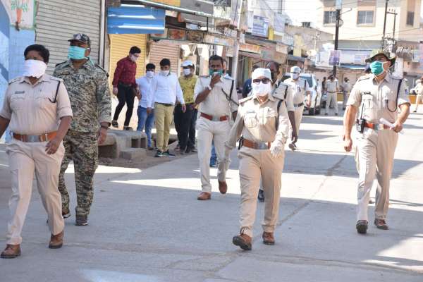 पुलिस ने कोरोना फाइटर टीम के साथ किया मॉक ड्रिल, देखें फोटो में