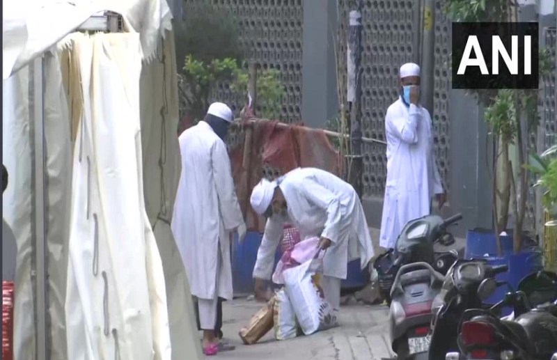 दिल्ली के निजामुद्दीन में 300 लोगों में कोरोना संक्रमण के लक्षण, WHO की टीम मौके पर मौजूद