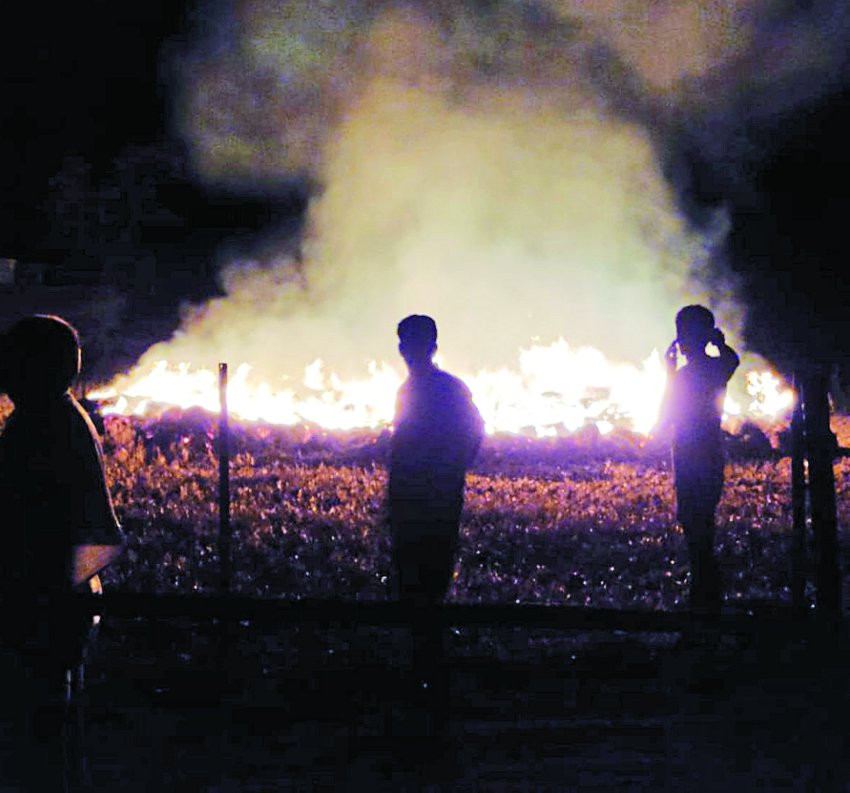 Crop fire, burning blaze, farmers upset