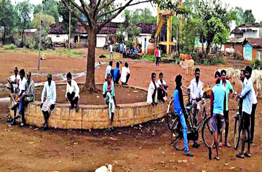 Villagers and children gathering at village chaupals
