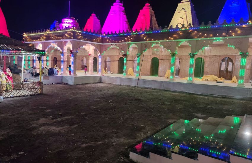 श्रीराम मंदिर को बिजली की रोशनी से जगमग किया