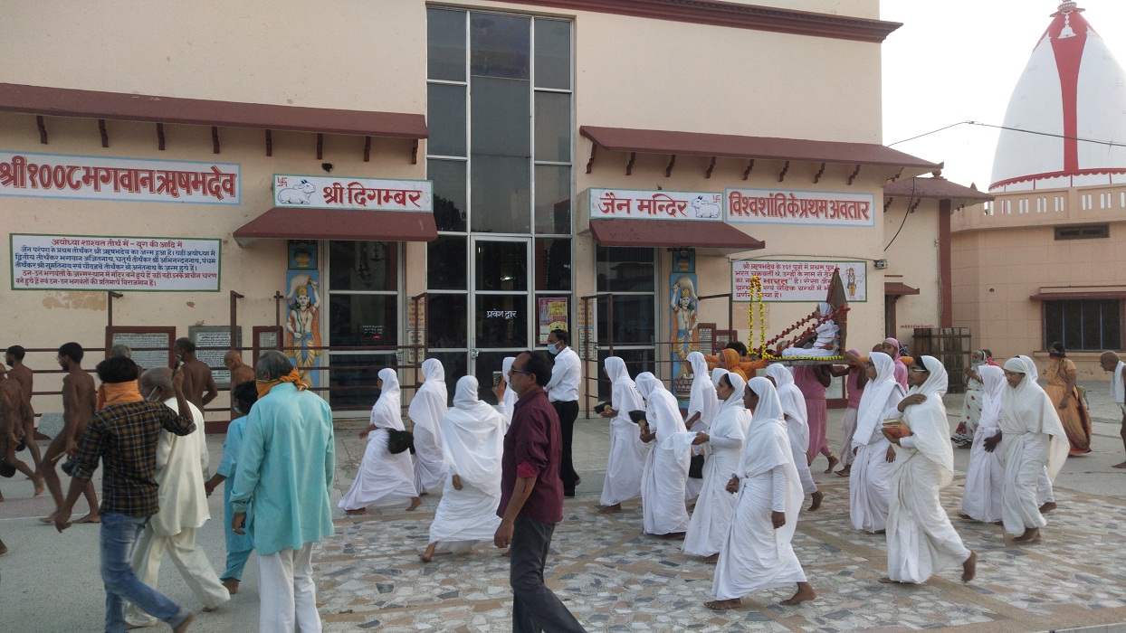 अयोध्या के जैन मंदिर परिसर में वृद्ध महिला के अंतिम संस्कार पर विवाद