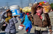 पैरो में छाले, पेट खाली, सिर पर बोझा, सफर 300 किलोमीटर