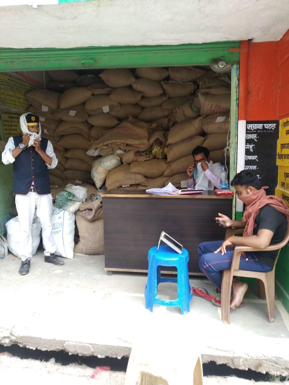 शहर के 77 हजार बीपीएल राशन कार्डधारियों को चावल व नमक मुफ्त वितरण शुरू