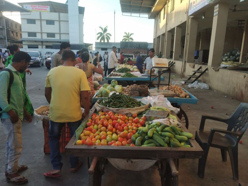 Lockdown: पुलिस ने बंद करवाई सब्जी मंडी