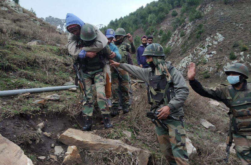 Indian Army Rescued Youths In Banihal Jammu Kashmir