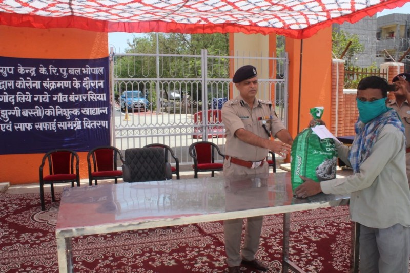 Corona Crisis : CRPF takes care of nearby slums