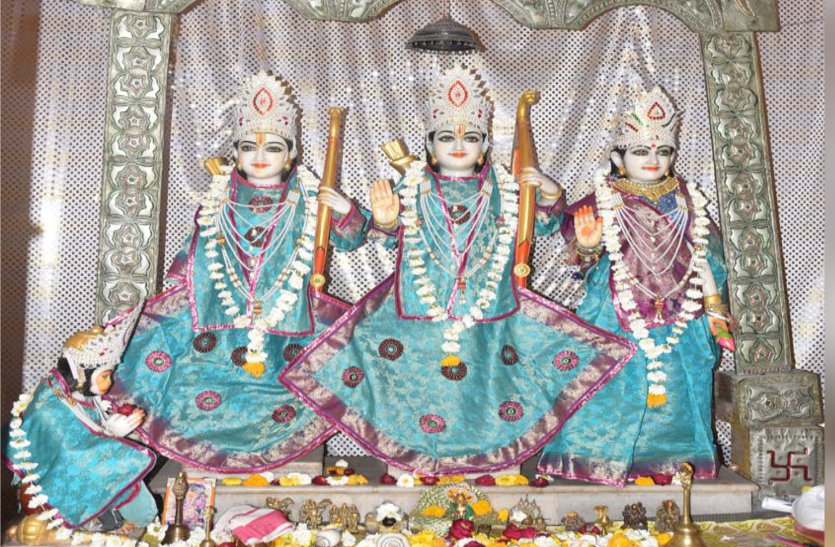People light lamps in homes on Ramnavmi