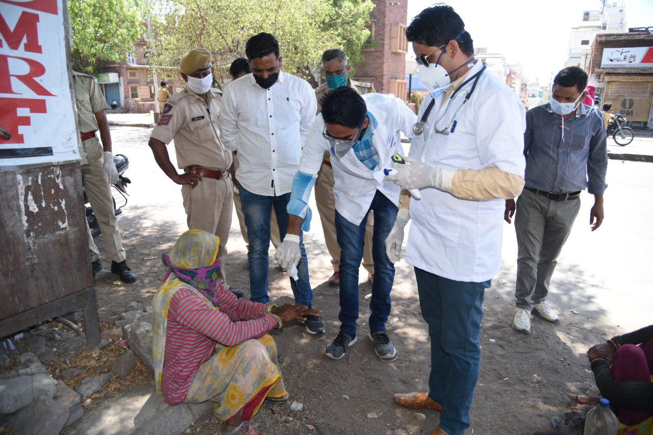 medical staff serving to fight against coronavirus outbreak in india