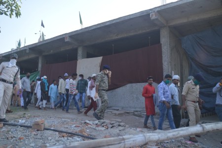 Lock down: Namaz was being read in mosque, police reached