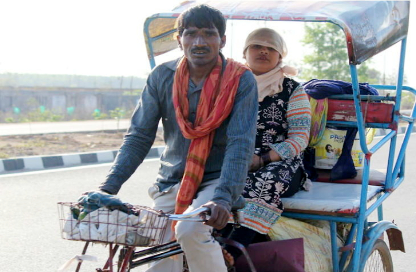 migrant labourer rides 400 km on rickshaw