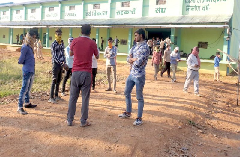 The crowd on the border is increasing rather than decreasing, there is no less problem here in the camp.