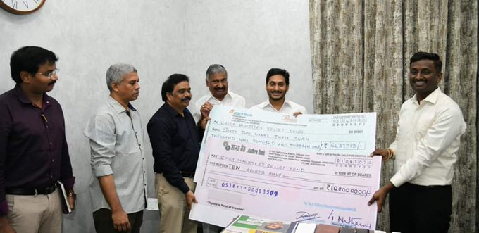 Minister Peddireddy Ramachandra Reddy and CM Jagan Mohan Reddy.