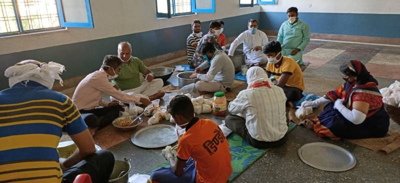 Corona: Food packets distributed by Seva Bharati