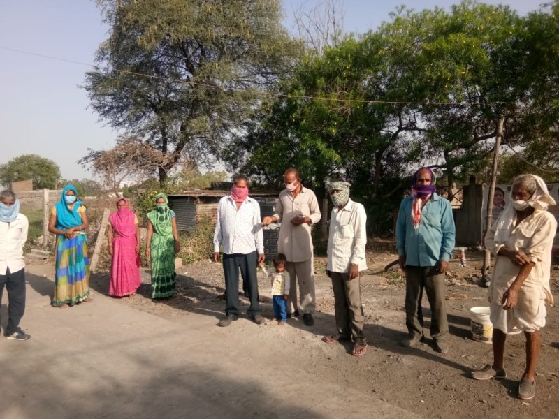 लॉकडाउन के बाद 500 लोगो की जान हलकान में, इस तरह दिन गुजार रहे लोग