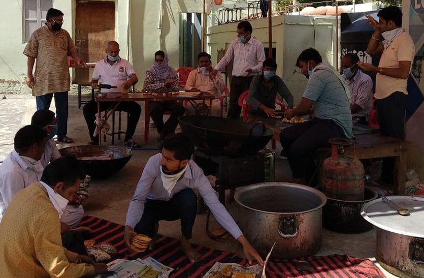 चिड़ावा बना राज्य का अनूठा कस्बा, जहां हर वार्ड  में चल रही जनता रसोई