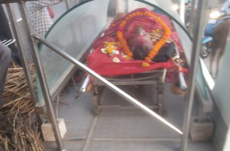 coronavirus: son, two daughter joined in video call at mother funeral