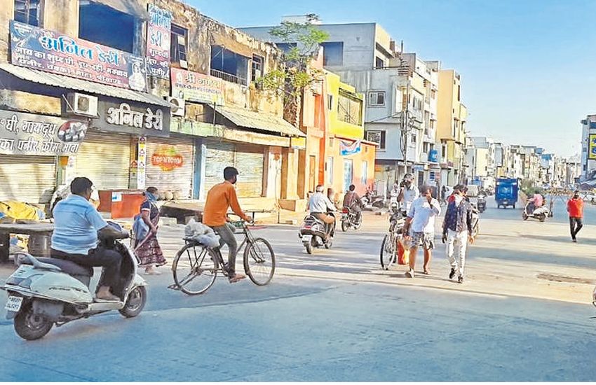 इंदौर में कफ्र्यू बना मजाक : खत्म हुआ पुलिस और प्रशासन का खौफ