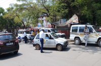 कोरोना कोविड-19 : सेवा को बनाया मजाक, वॉलंटियर्स का पास बनाकर शहर में बेवजह घूमकर डाल रहे थे दूसरों की जान जोखिम में