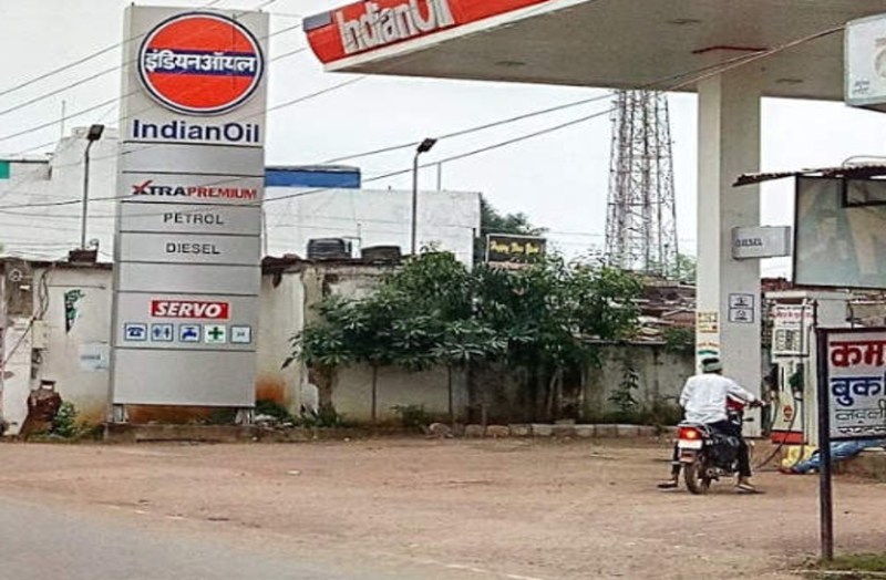 कोरोना वायरस का ऐसा दिखा असर, 15 फीसदी रह गई पेट्रोल-डीजल की खपत