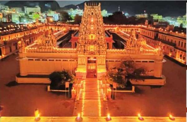 तमसो मा ज्योतिर्गमय : धार्मिक नगरी अजमेर में यूं झिलमिलाए दीप - देखें तस्वीरें